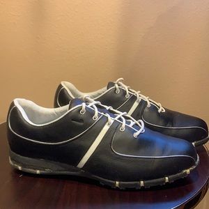 Nike | WMNS SP- 5.5 Classic Golf Shoe | size 8.5 M